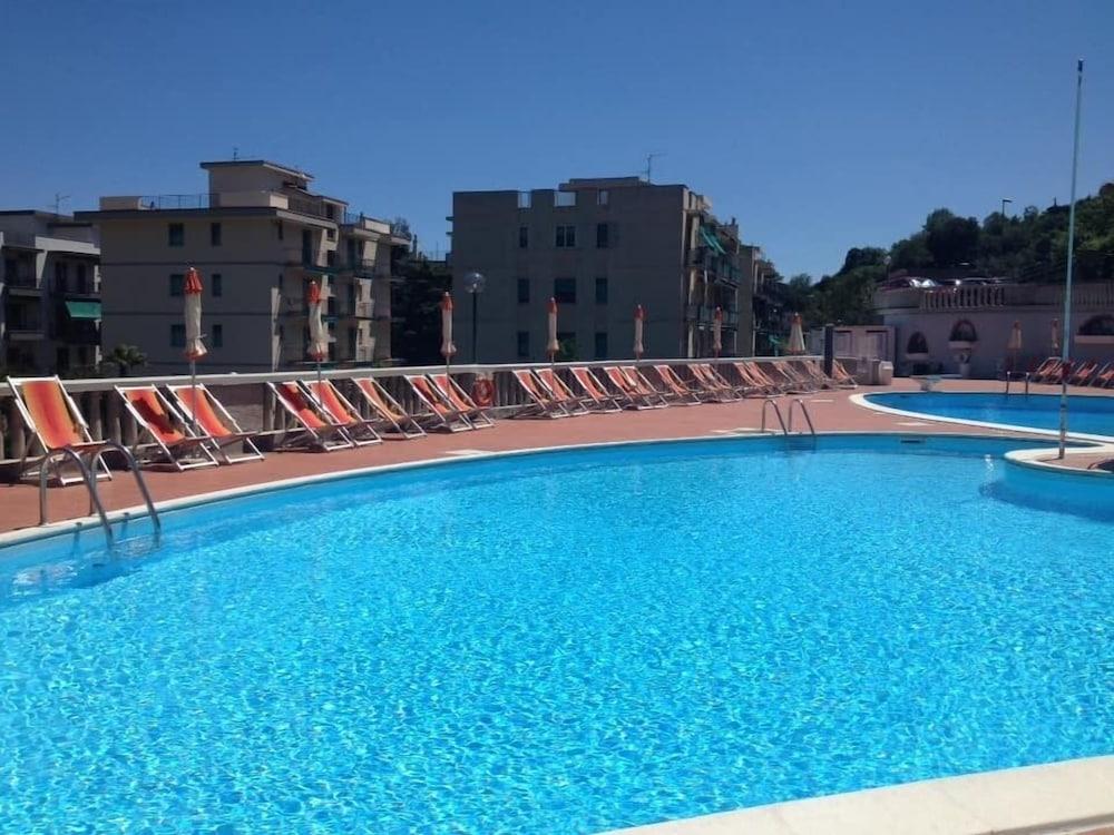 Hotel Paco Pietra Ligure Eksteriør billede
