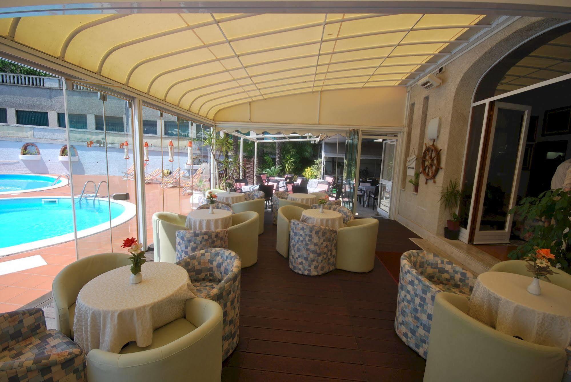 Hotel Paco Pietra Ligure Eksteriør billede